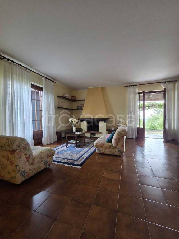 casa indipendente in vendita a Ziano Piacentino