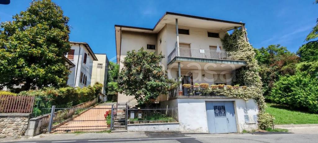 casa indipendente in vendita a Ziano Piacentino