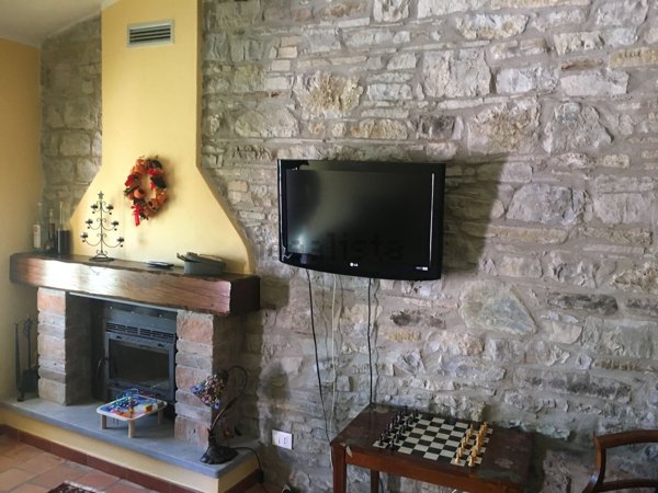 casale in vendita ad Alta Val Tidone in zona Cicogni