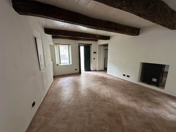 casa indipendente in vendita ad Alta Val Tidone in zona Nibbiano