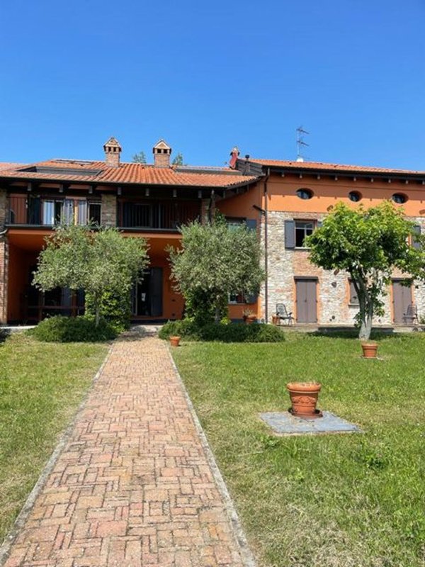 casale in vendita ad Alta Val Tidone