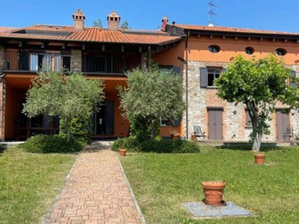 casa indipendente in vendita ad Alta Val Tidone
