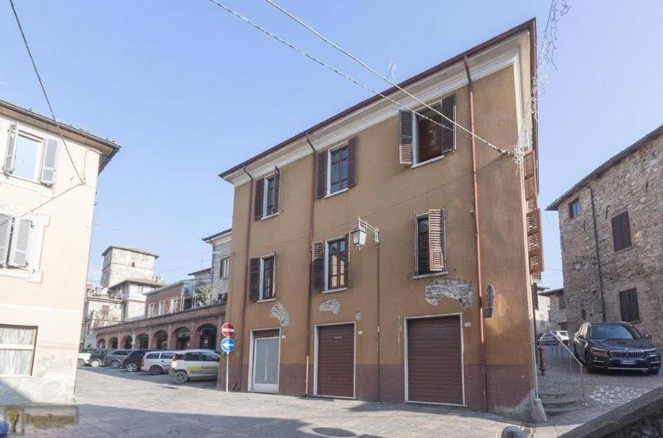 appartamento in vendita ad Alta Val Tidone in zona Nibbiano