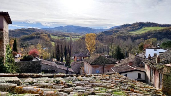 appartamento in vendita ad Alta Val Tidone in zona Nibbiano