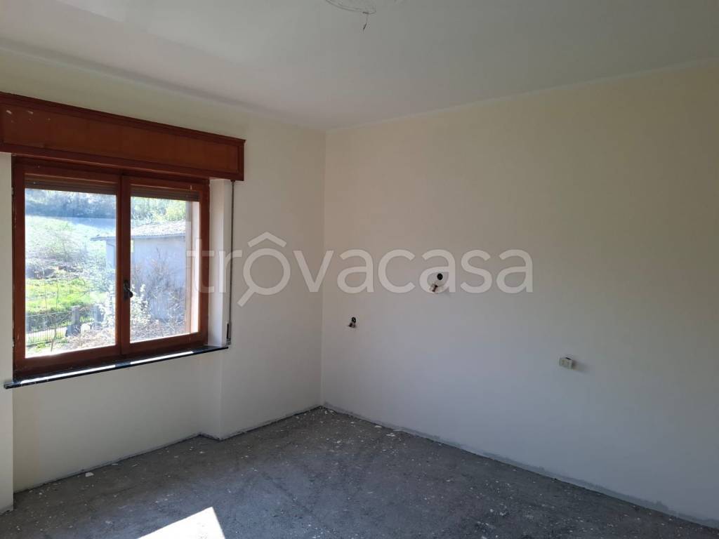 casa indipendente in vendita ad Alta Val Tidone