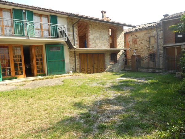 appartamento in vendita ad Alta Val Tidone