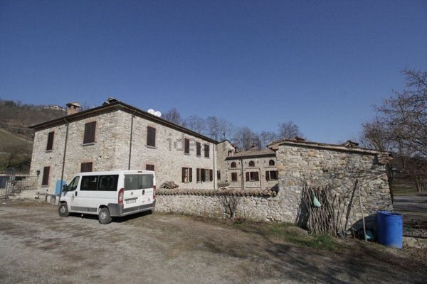 casa indipendente in vendita ad Alta Val Tidone