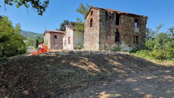 casa indipendente in vendita ad Alta Val Tidone in zona Nibbiano