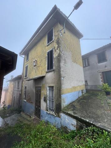 casa indipendente in vendita ad Alta Val Tidone