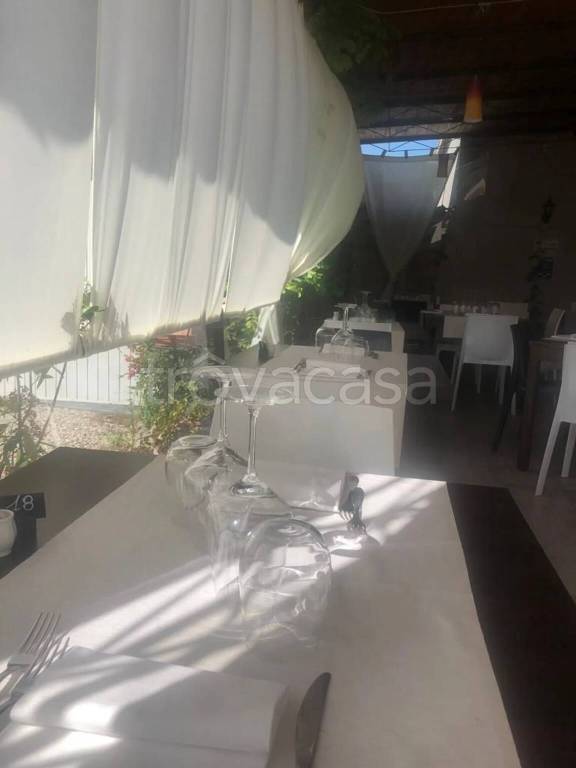 negozio in vendita ad Alta Val Tidone in zona Strà