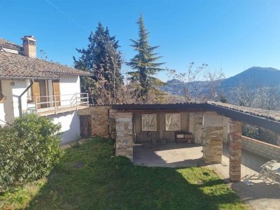 casa indipendente in vendita ad Alta Val Tidone in zona Nibbiano