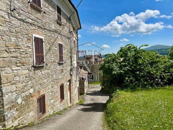 casa indipendente in vendita ad Alta Val Tidone