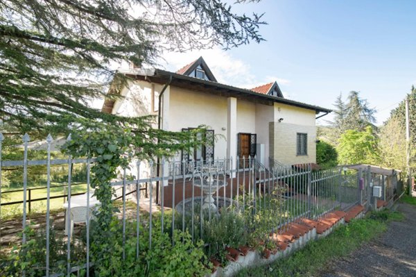 casa indipendente in vendita ad Alta Val Tidone