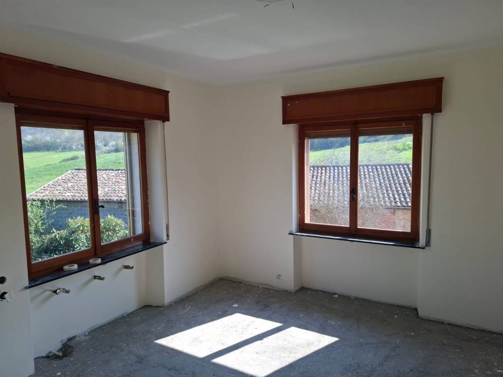 casa indipendente in vendita ad Alta Val Tidone