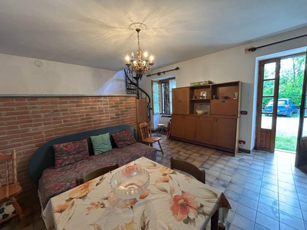 casa indipendente in vendita ad Alta Val Tidone in zona Trevozzo