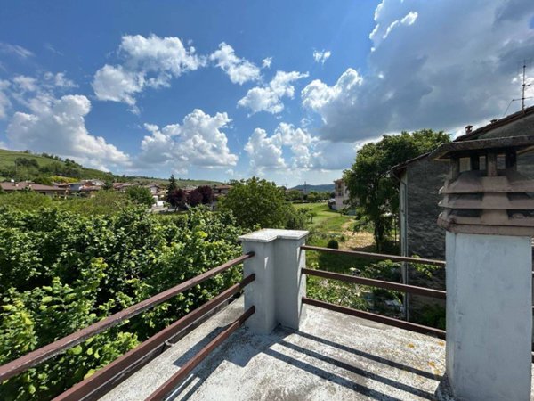 casa indipendente in vendita ad Alta Val Tidone in zona Trevozzo