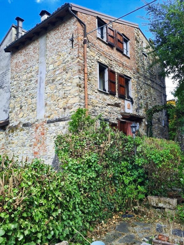 quadrivano in vendita ad Alta Val Tidone in zona Tassara