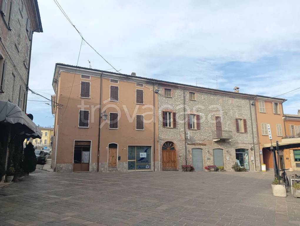 casa indipendente in vendita ad Alta Val Tidone in zona Nibbiano
