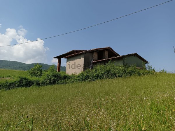 appartamento in vendita ad Alta Val Tidone in zona Nibbiano