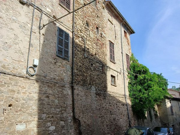 casa indipendente in vendita ad Alta Val Tidone in zona Nibbiano