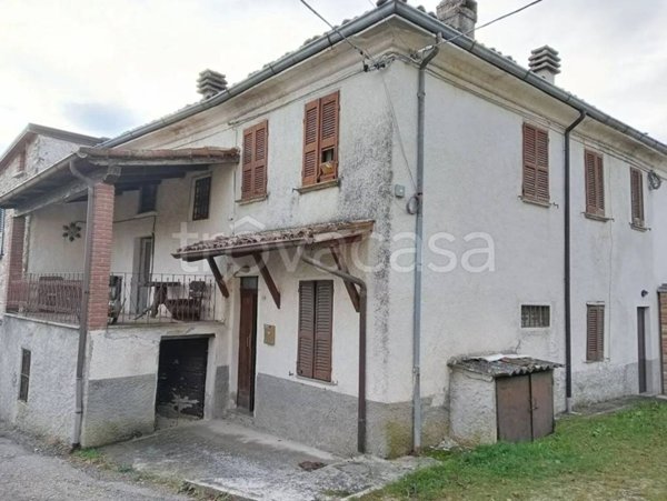 casa indipendente in vendita ad Alta Val Tidone in zona Nibbiano