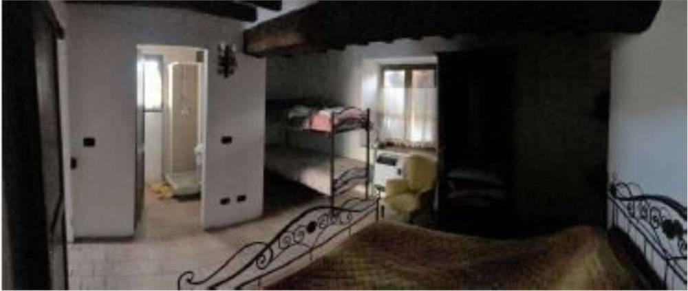 intera palazzina in vendita ad Alta Val Tidone in zona Caminata