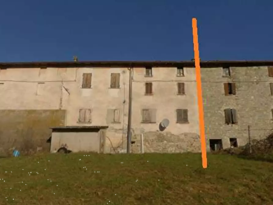 casa indipendente in vendita ad Alta Val Tidone in zona Caminata