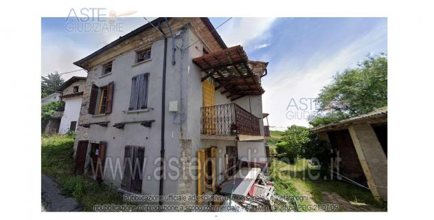 terreno edificabile in vendita ad Alta Val Tidone in zona Moncasacco