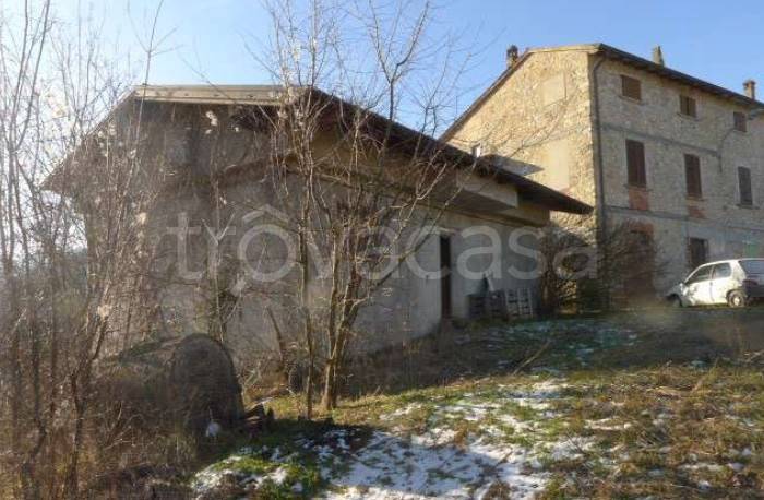 casa indipendente in vendita ad Alta Val Tidone