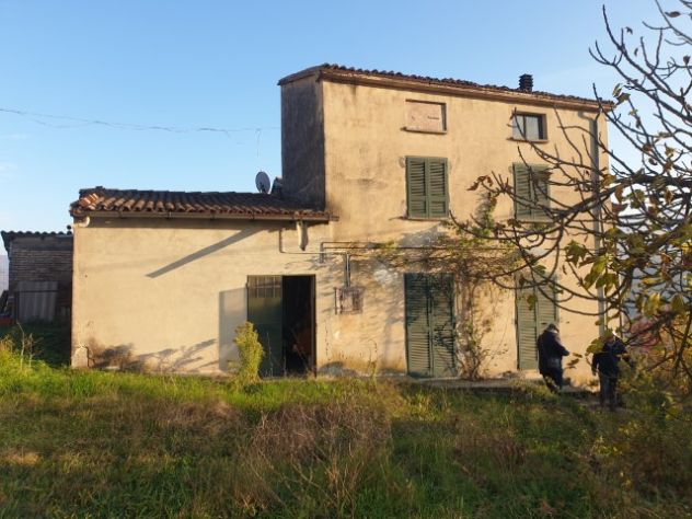 casa indipendente in vendita ad Alta Val Tidone in zona Caminata