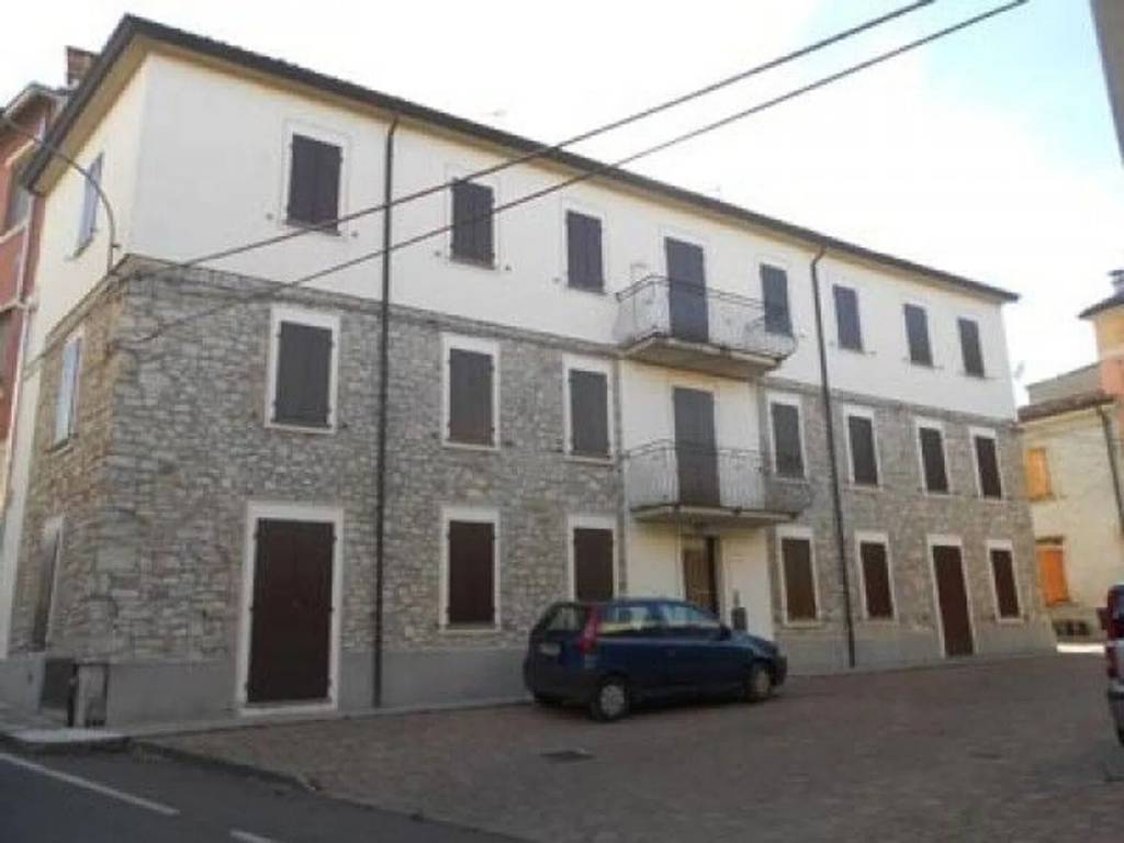 casa indipendente in vendita ad Alta Val Tidone