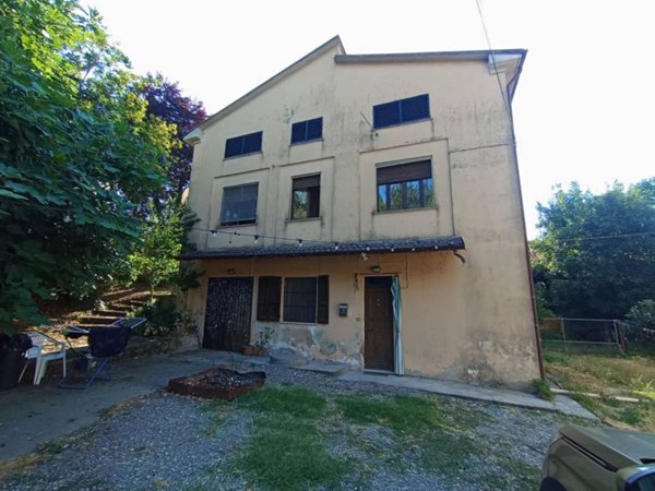 casa indipendente in vendita ad Alta Val Tidone in zona Nibbiano