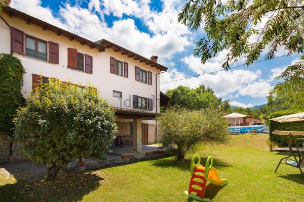 casale in vendita ad Alta Val Tidone