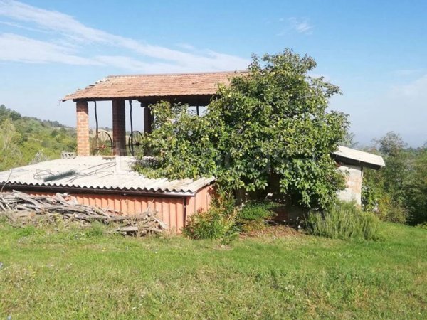casa indipendente in vendita ad Alta Val Tidone