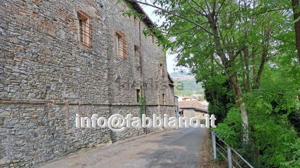 villa in vendita ad Alta Val Tidone in zona Genepreto