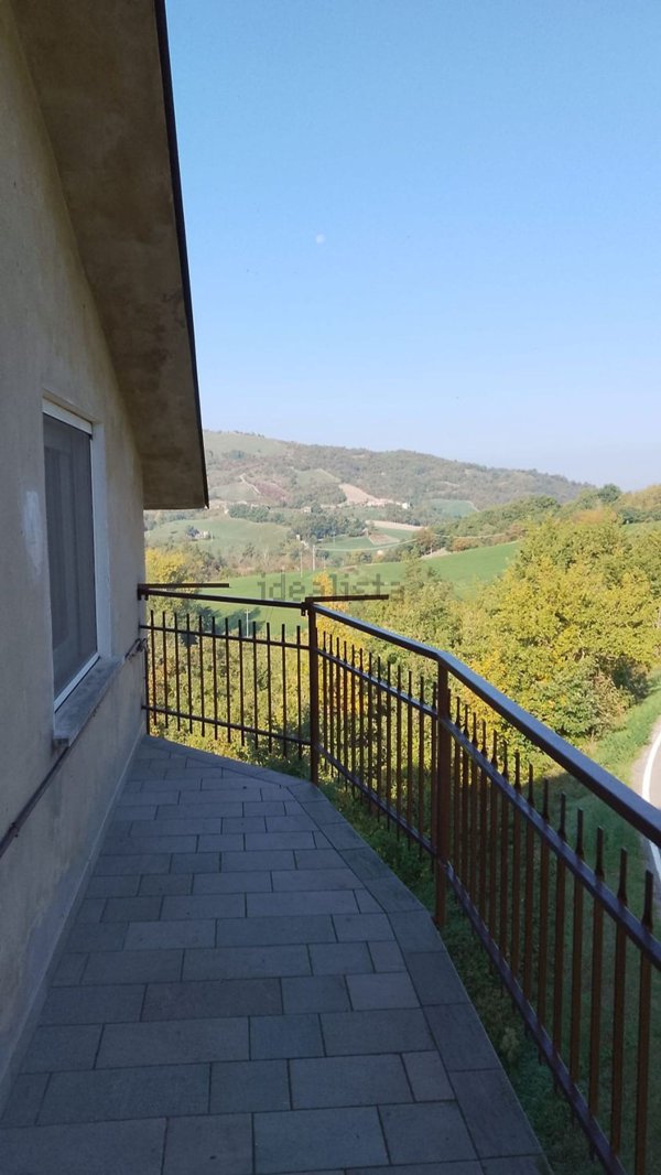 appartamento in vendita ad Alta Val Tidone in zona Pecorara