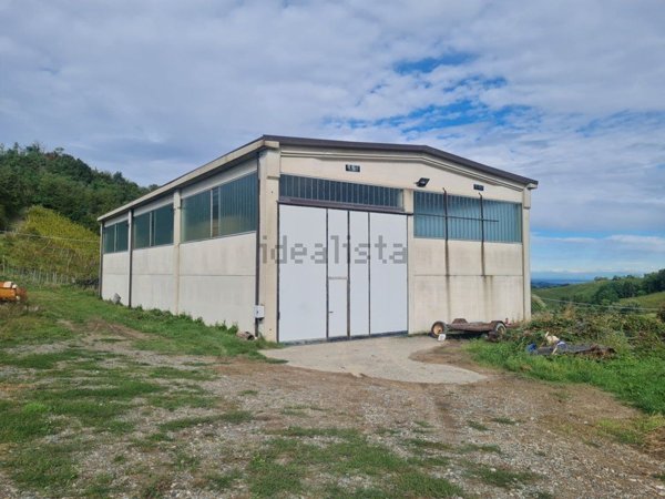 capannone in vendita ad Alta Val Tidone