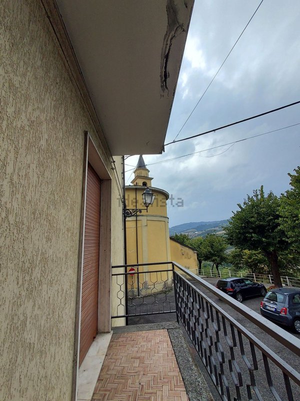 casa indipendente in vendita ad Alta Val Tidone