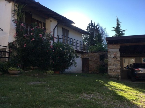 casale in vendita ad Alta Val Tidone