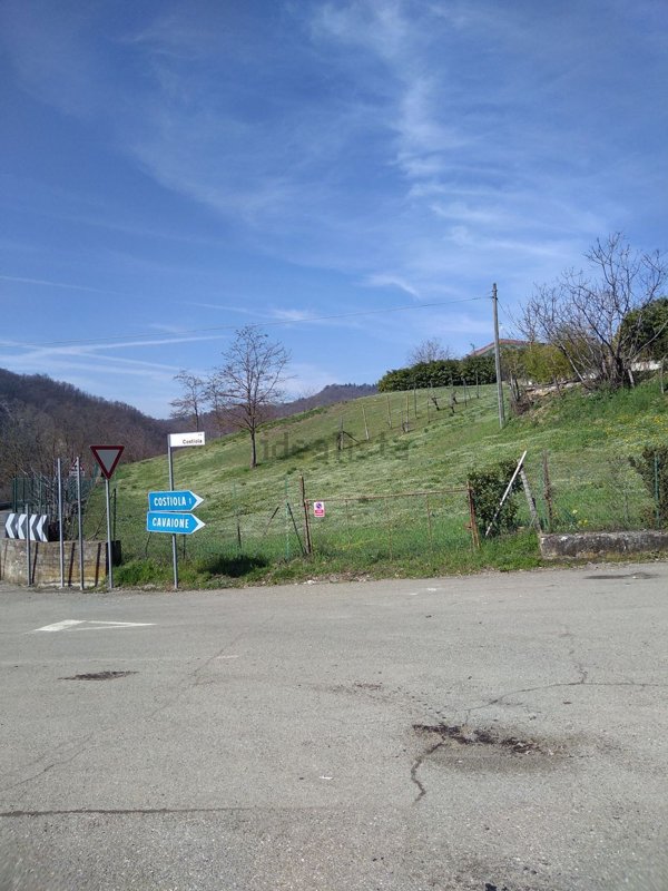 casa indipendente in vendita ad Alta Val Tidone