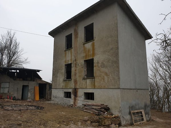 appartamento in vendita ad Alta Val Tidone