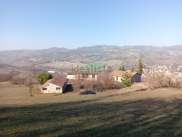 casale in vendita ad Alta Val Tidone in zona Nibbiano