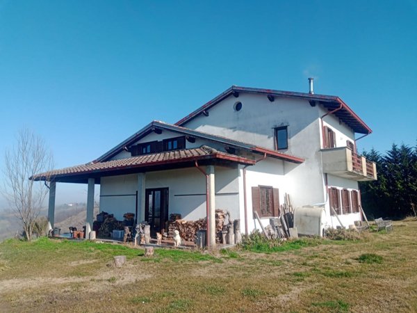 casa indipendente in vendita ad Alta Val Tidone
