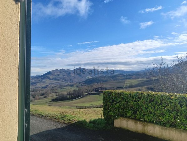 appartamento in vendita ad Alta Val Tidone in zona Nibbiano