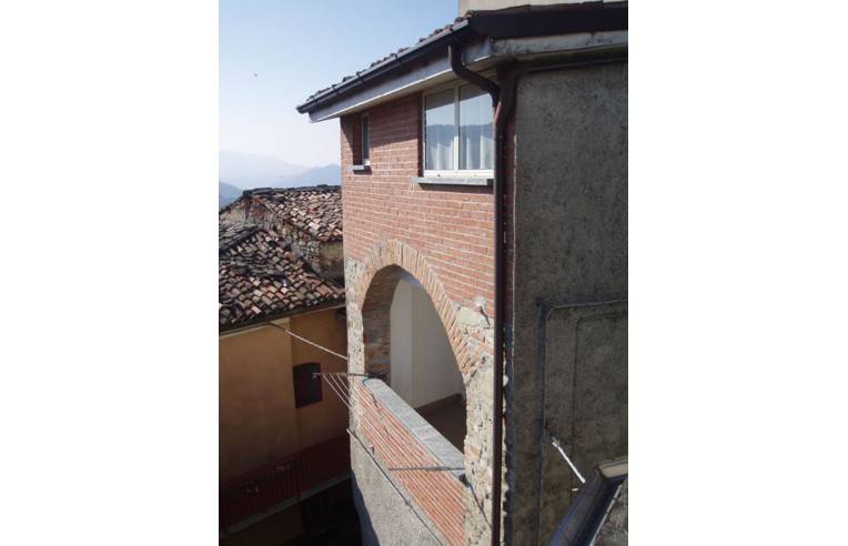 casa indipendente in vendita ad Alta Val Tidone