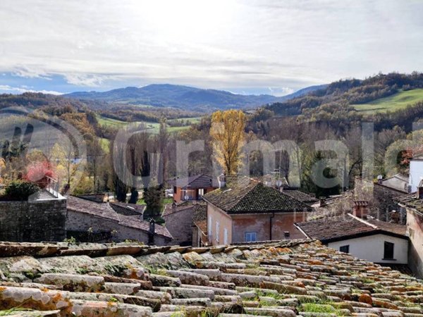 appartamento in vendita ad Alta Val Tidone in zona Nibbiano