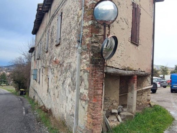 casa indipendente in vendita ad Alta Val Tidone