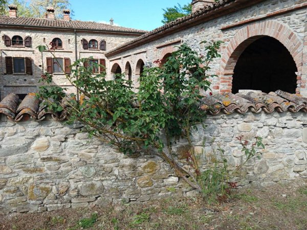casa indipendente in vendita ad Alta Val Tidone