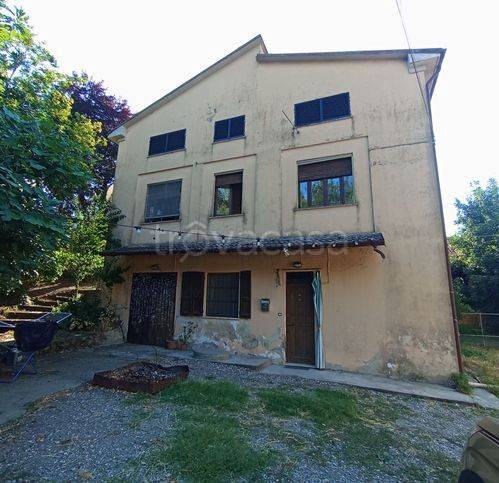 casa indipendente in vendita ad Alta Val Tidone