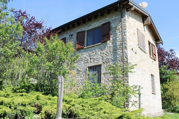 quadrivano in vendita ad Alta Val Tidone in zona Trebecco